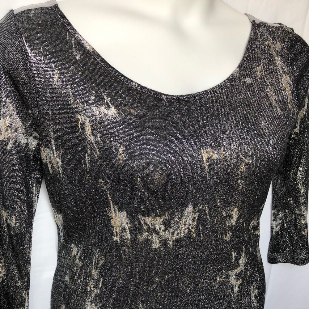 Buckle BKE Boutique shimmering lace blouse size Lg - Picture 2 of 8